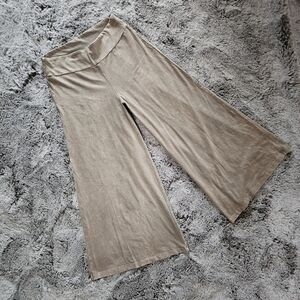 Wide Leg Gaucho Yoga Pants sz M